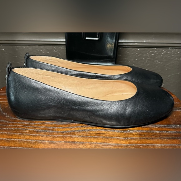 Nurture Women’s Faux Leather Flat Size 6 - Picture 3 of 4